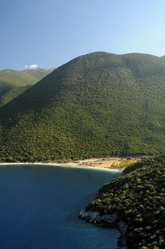 Villeta Nikol Lixouri Exteriör bild