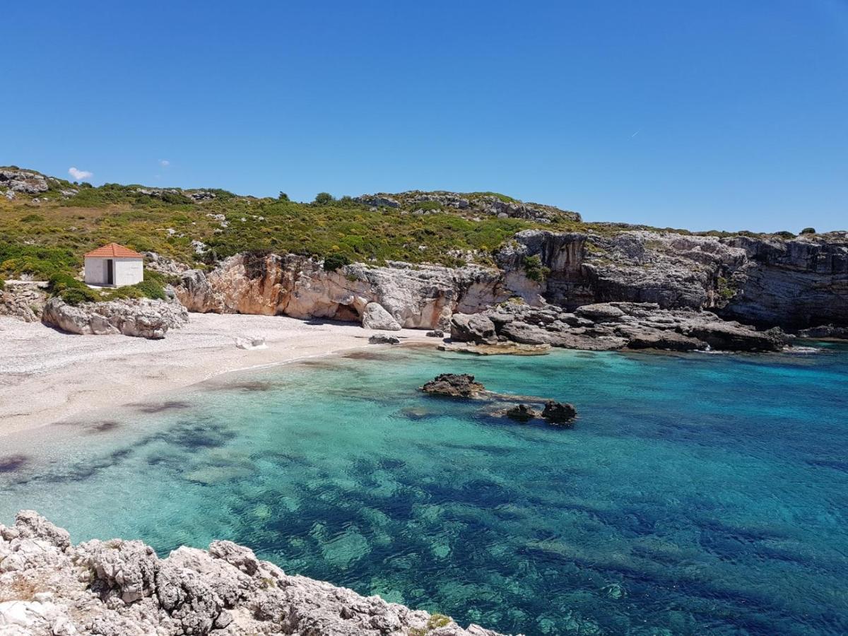 Villeta Nikol Lixouri Exteriör bild